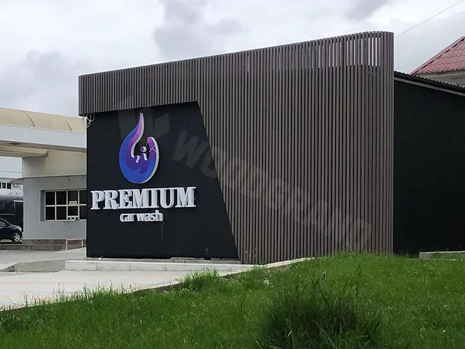 Фасад из балясин ДПК